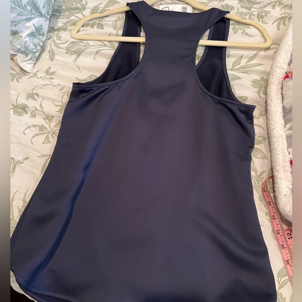 NWT!! Banana Republic Scoop Neck tank style shirt - Picture 4 of 4